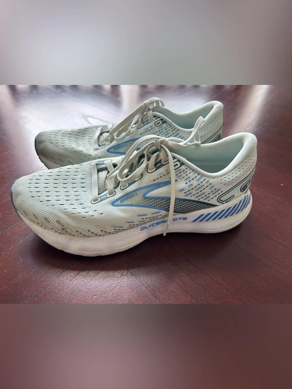 Brooks Women's Glycerin Running Shoes - Light Gray with Blue Accents size 9